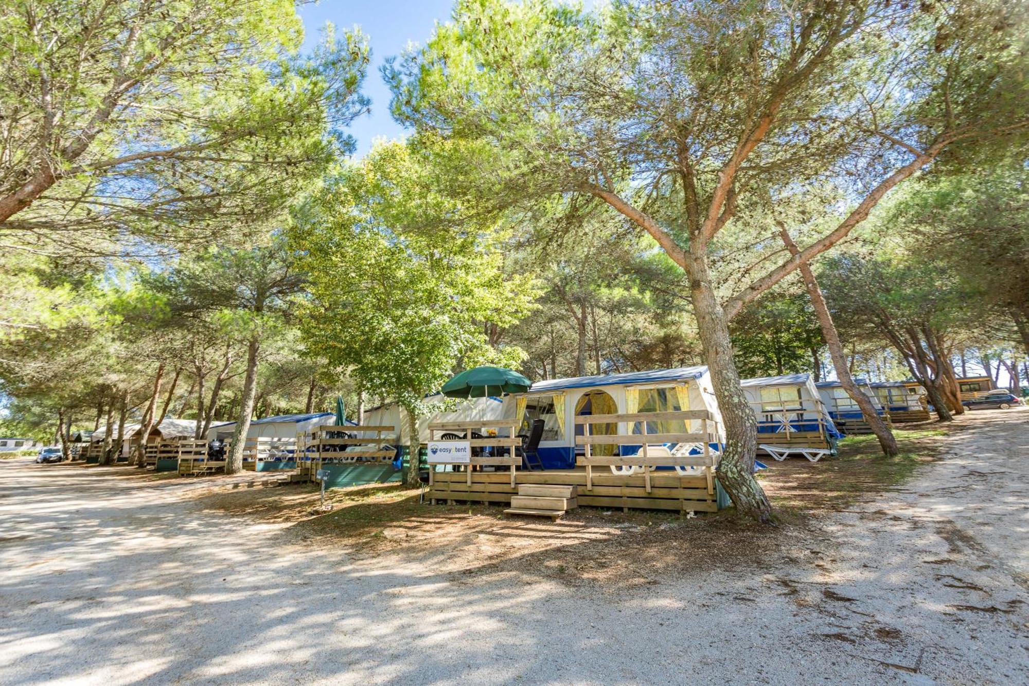 Easyatent Bungalow Tent Lanterna Červar-Porat Habitación foto