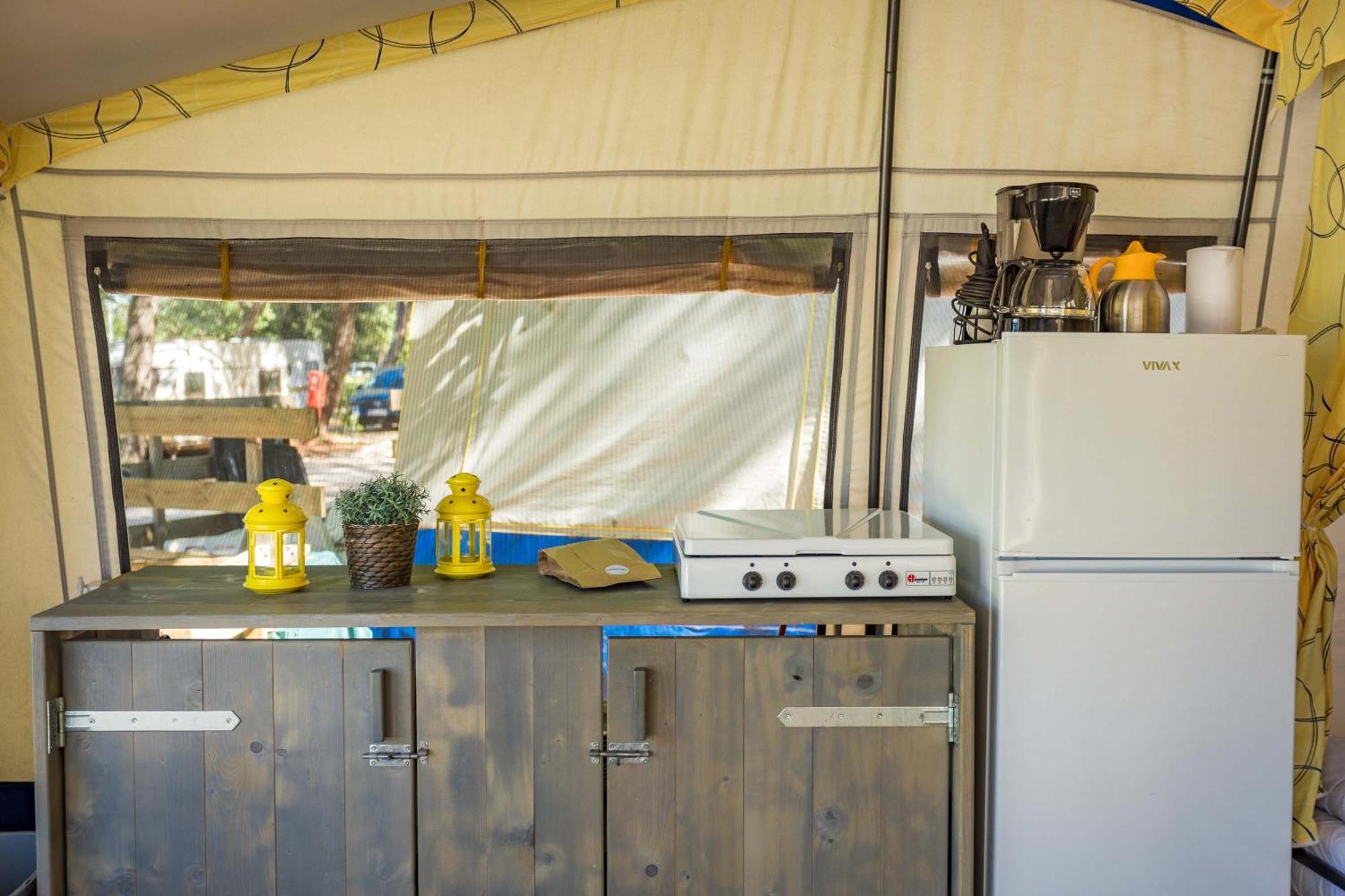 Easyatent Bungalow Tent Lanterna Červar-Porat Habitación foto